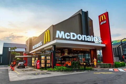 McDonald’s сменил логотип, название и начал рекламную кампанию: когда в России з