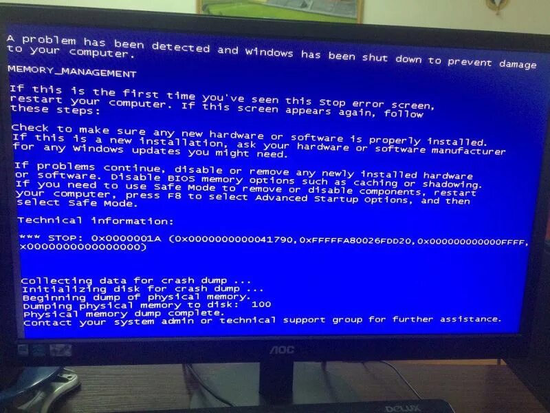 Что делать если вылез синий экран. BSOD на мониторе. Синий экран ОС восстановление. Синий экран Memory Management Windows 11. Краш экрана.