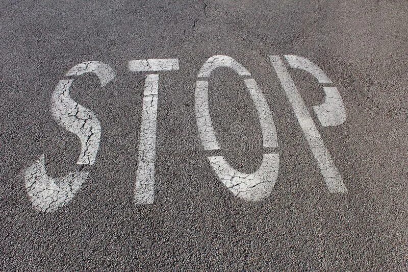 Stop writing. Стоп на асфальте. Знак стоп на асфальте. Знаки на асфальте дорогах Испании. Stop на дороге.