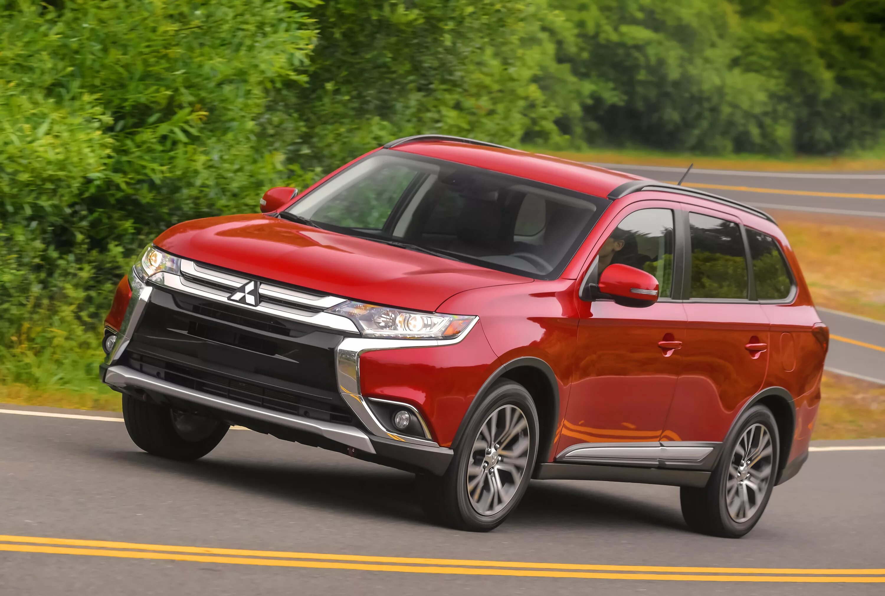 Аутлендер лучший. Mitsubishi outlander 2016. митсубиши аутлендер 2016. mitsubishi outlander 2015. mitsubishi outlander мицубиси аутлендер.