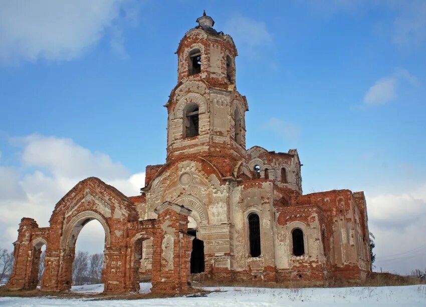 Храм Покрова Пресвятой Богородицы в селе Булзи. Село Булзи Каслинский район. Булзи Челябинская область храм. С Булзи Каслинского района Челябинской области.