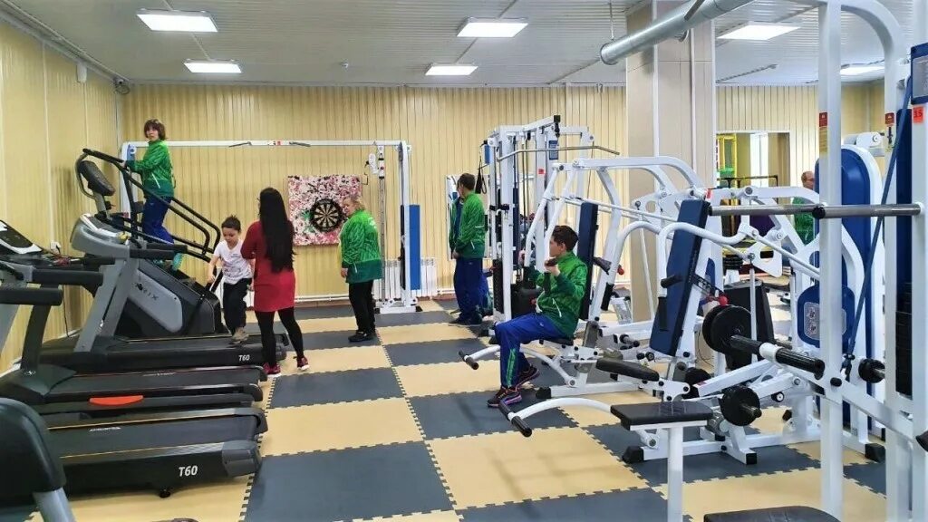 юбилейный югорск тренажерный зал. ледовый дворец сургут тренажерный зал. Profitness кемерово. тренажерный зал арт. тренажерный зал югорск.
