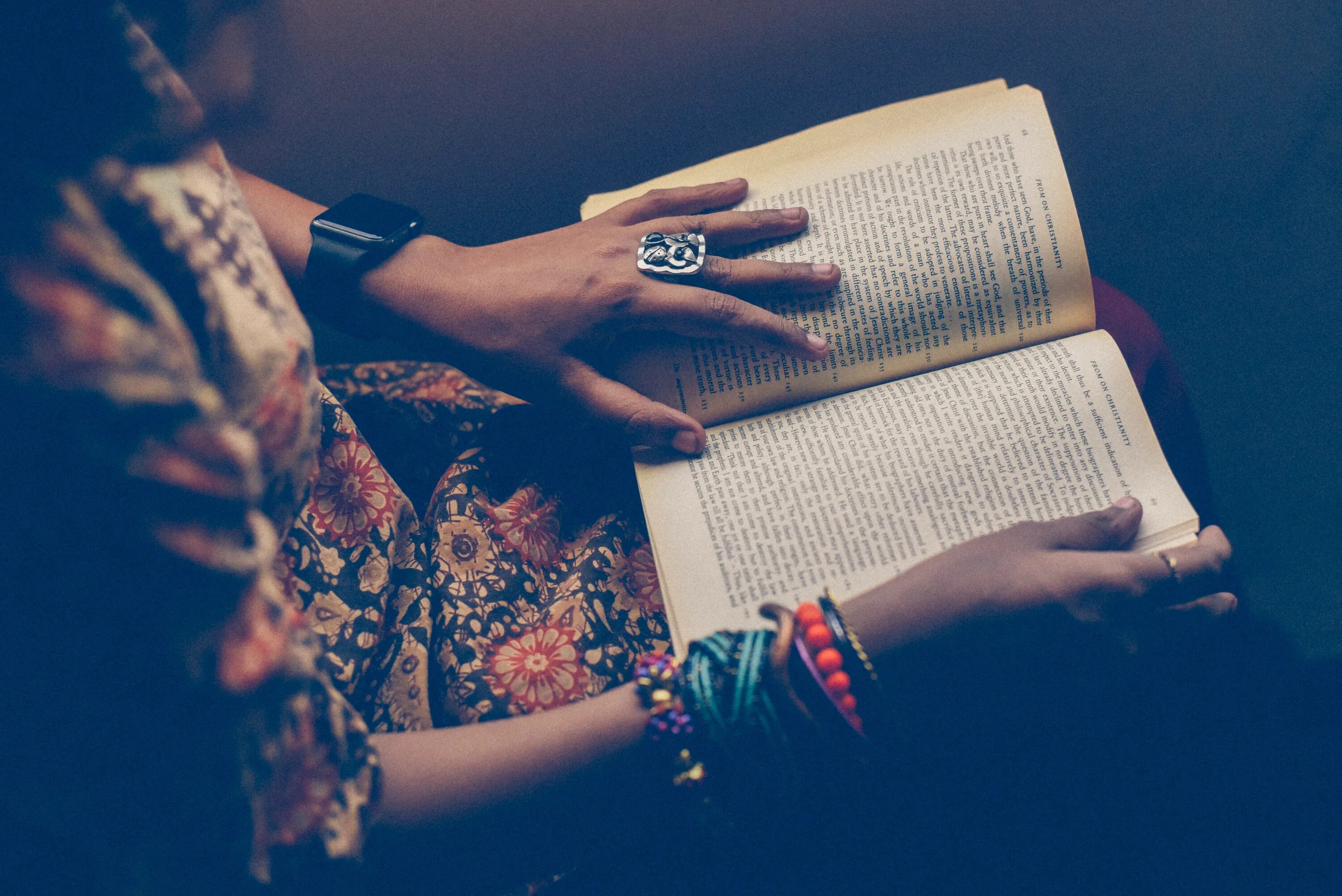Книгу которую только что читала