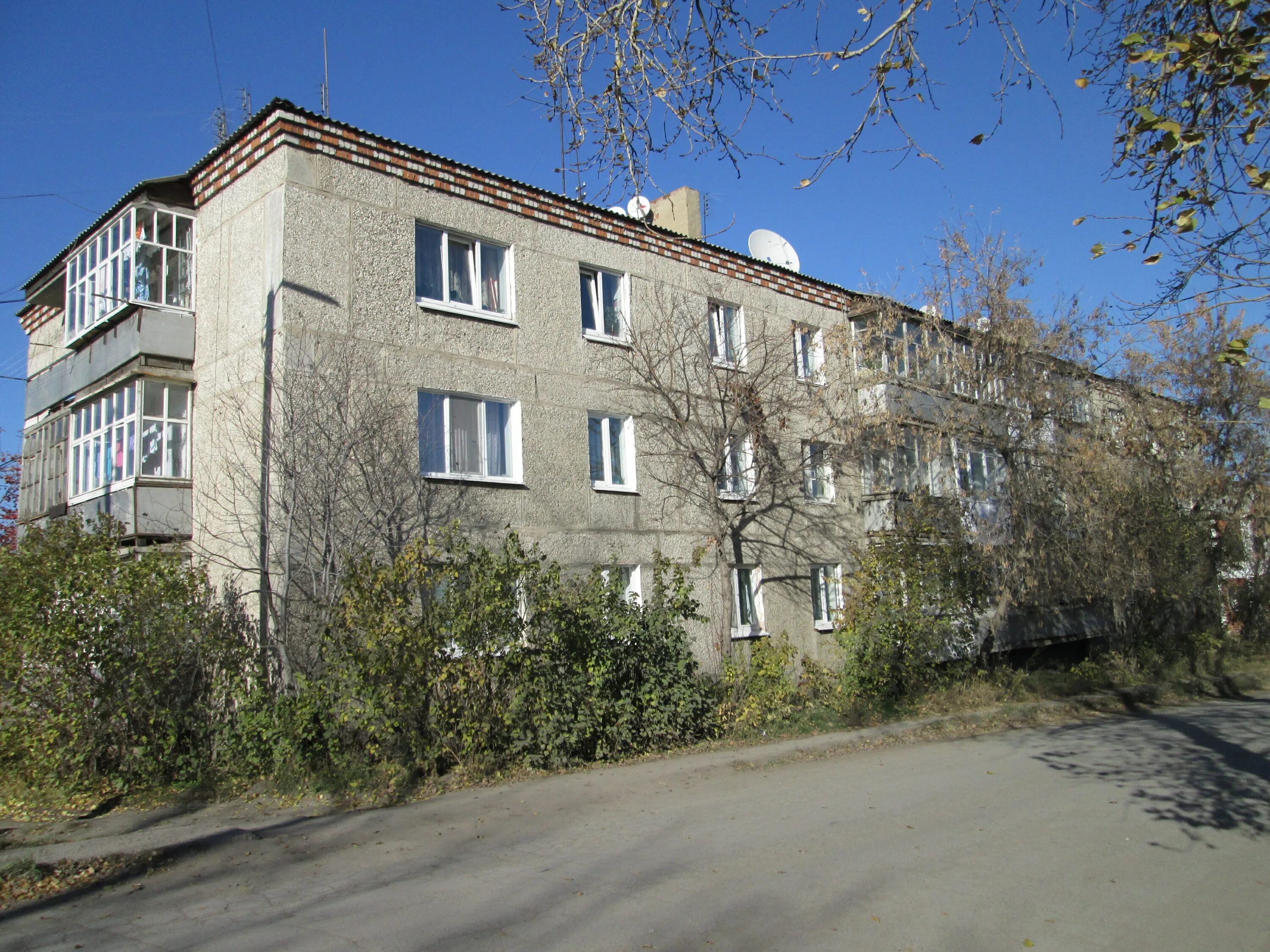 Пролетарская 69 ирбит. Город ирбит улица фрунзе 49. Общежитие досааф. Ирбитская 66 екатеринбург. Общежития ирбита.