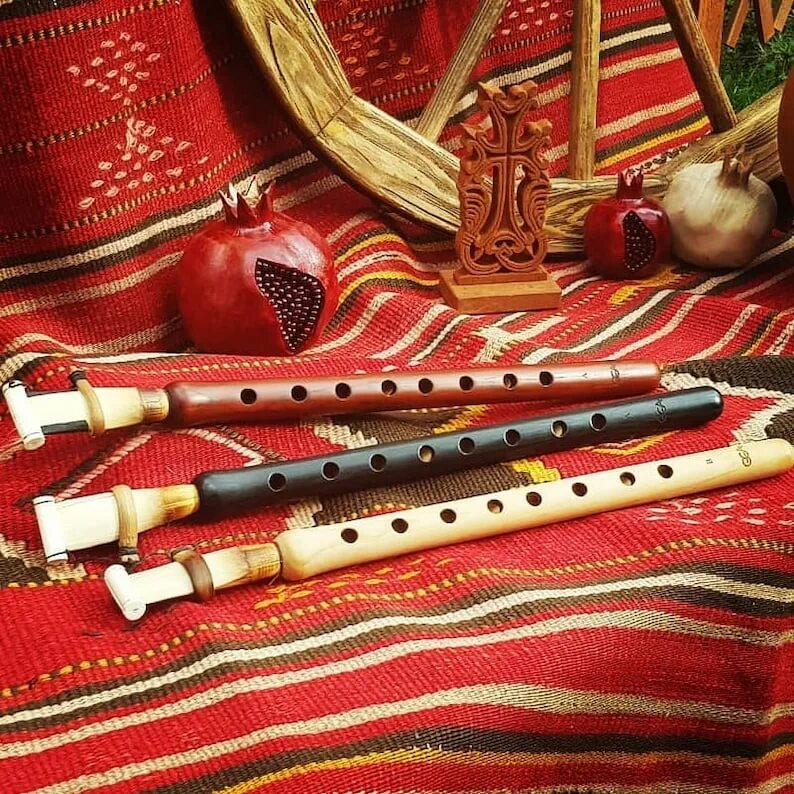 Певучая армянская флейта