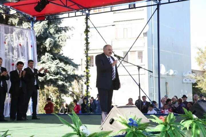 Погода в усть джегуте на месяц. Усть-Джегута день города. Погода Усть Джегута. Экскурсия по мемориалу в Усть Джегуте. Гисметео Усть Джегута.