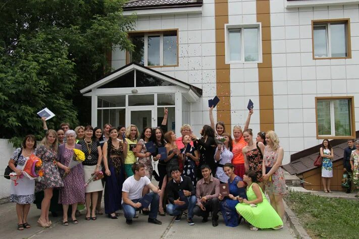 Томский финансово юридический. Томский юридический техникум. Техникум в томске на татарской. Томск татарская улица колледж. Томфют студенческий.