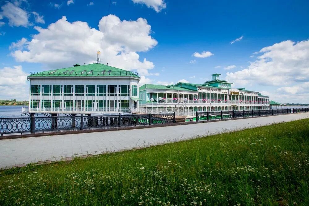 где остановиться в ярославле. которосльная набережная 6 отель достоевский. Azimut отель ярославль 4*. ярославль parade hotel. Azimut отель ярославль московский просп.