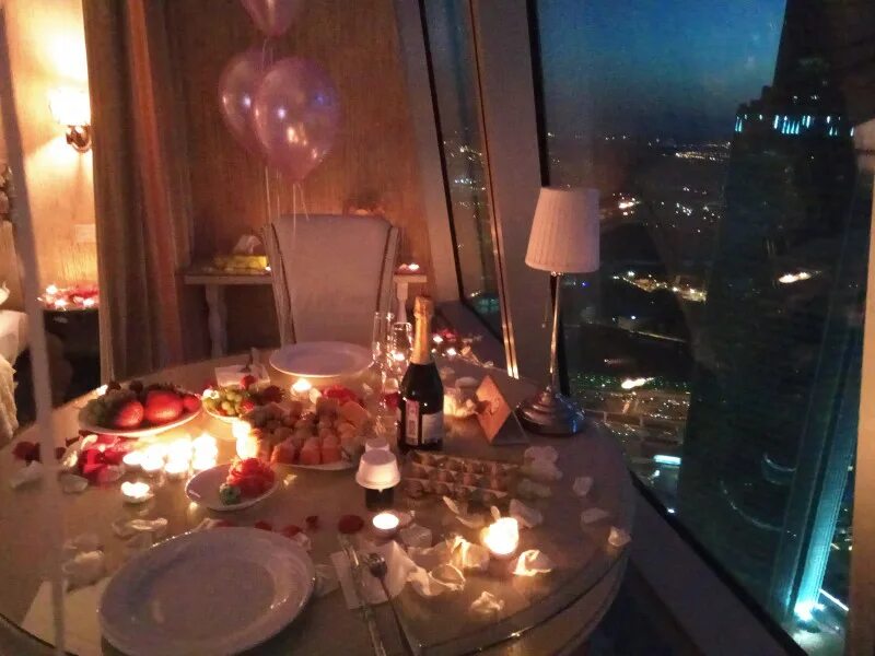 Романтический ужин на крыше. Свидание в москва сити moscow city romantik, москва. Москва сити свидание для двоих. Свидание на крыше, москва, 1-й неопалимовский переулок. Романтический ужин на двоих.