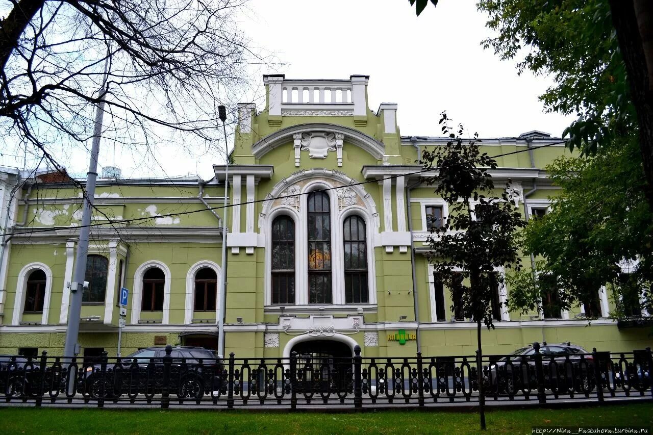 Литературный институт им. Московский дом общественных. 5, дом общественных организаций. Дом высоцких в огородной слободе. 16, стр.