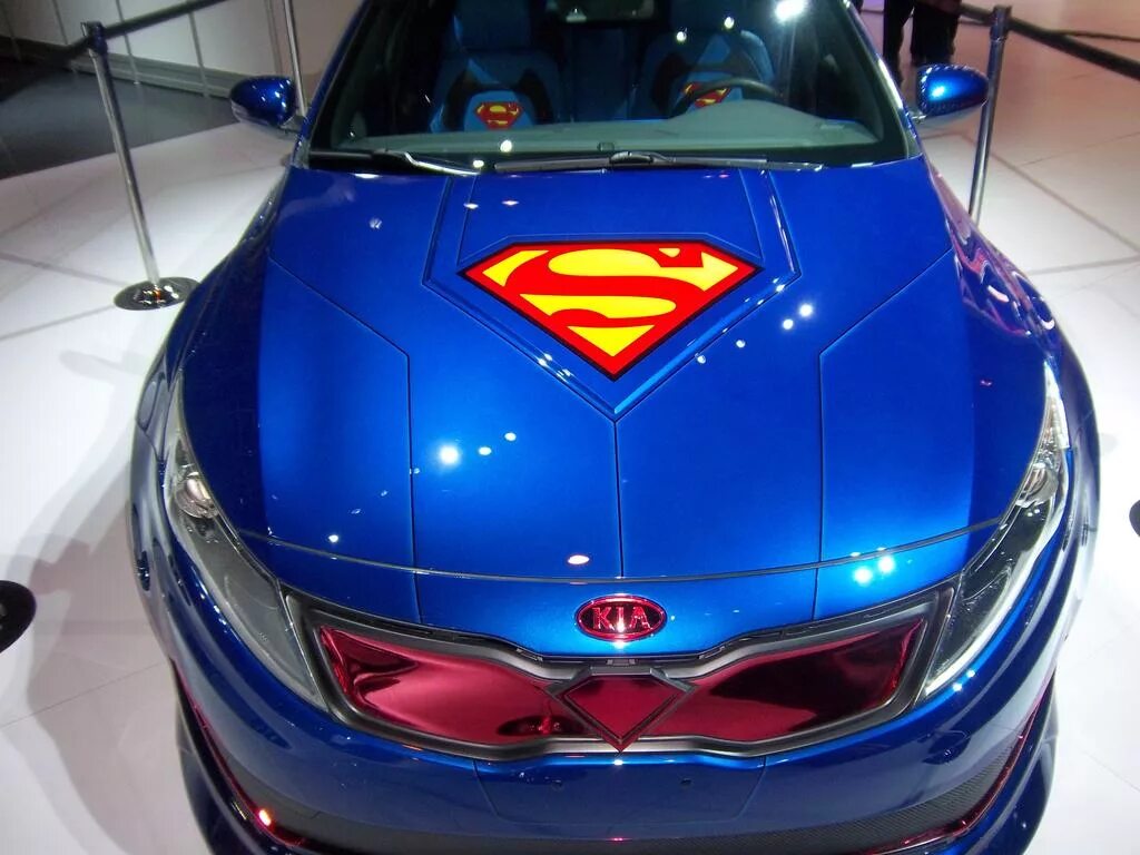 супергерой машина. Audi tony stark. бэтмен на бэтмобиле. Superhero driving easy. тачки супергероев.