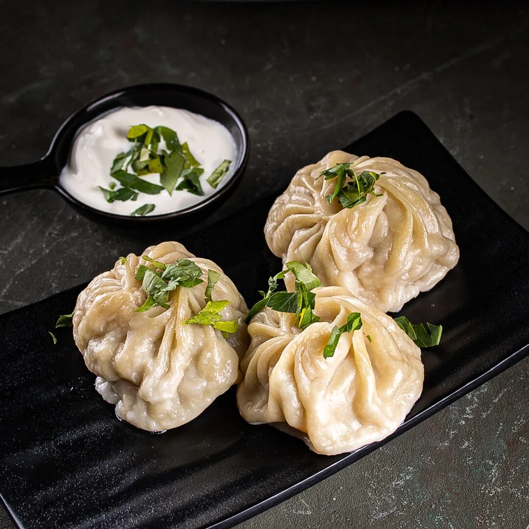 Хинкали грузинские. Хинкали сочинские ермолино. Хинкали сочинские ермолино. Хинкали сафирм. Грузинские пельмени хинкали.