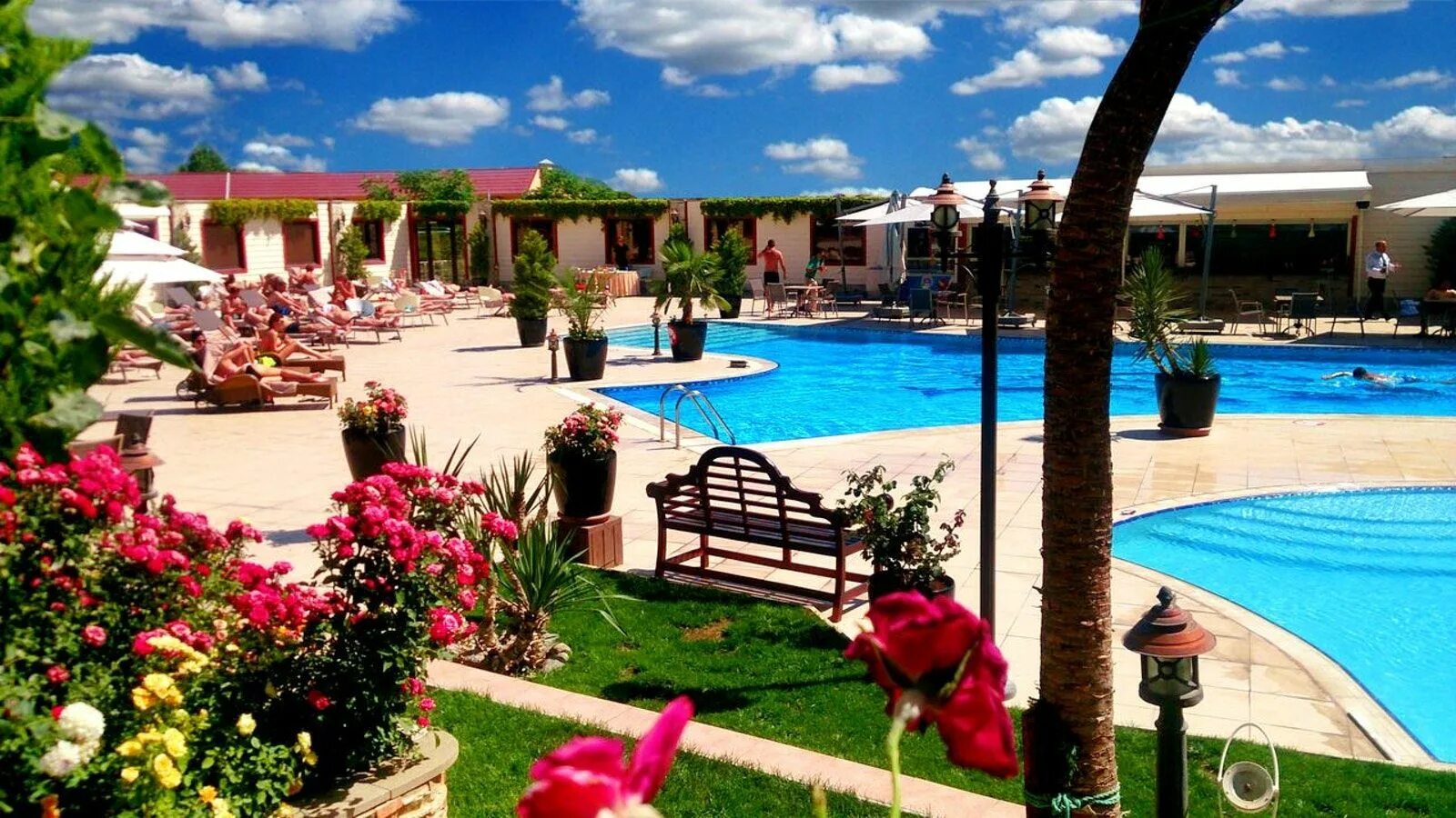 Бильгя бич. Бильгя бич отель. Каспийское море отели. Bilgah beach hotel. Баку отель бильгя бич.
