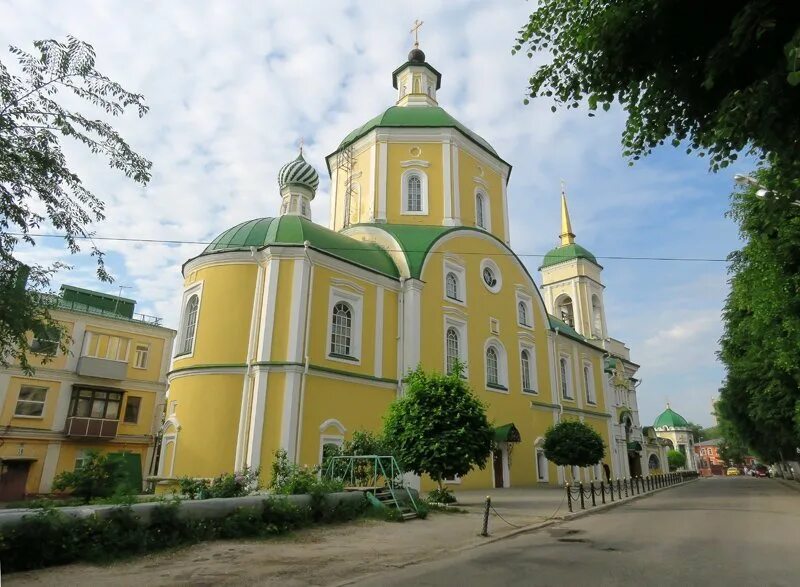 Свято никольский храм воронеж. Воронежский Воскресенский храм. Воскресенская Церковь Воронеж. Воронеж Орджоникидзе 19б Воскресенский храм.