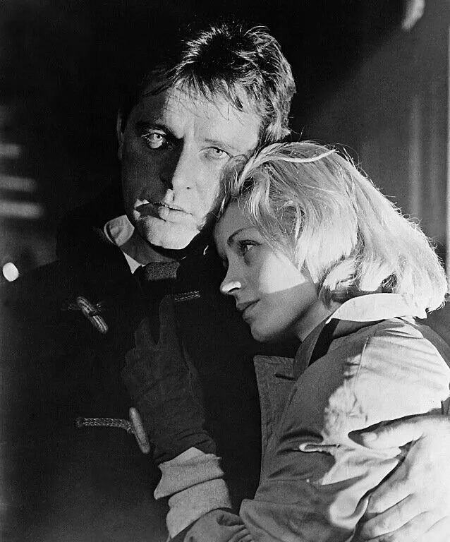 Оглянись во гневе краткое содержание. Оглянись во гневе книга. Спектакль ермоловой гневе ермоловой оглянись. Осборн оглянись во гневе. Стихотворение обернувшись назад.