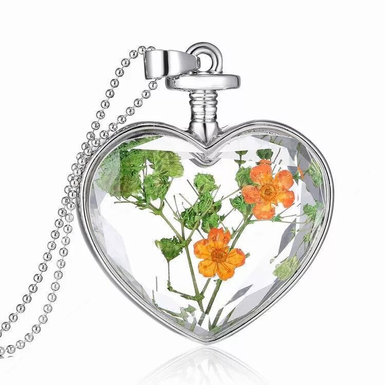 Цветы любви в вади сафия. Кулон стеклянное сердце. Кулон цветок. Подвеска "цветок". Кулоны с цветами внутри.