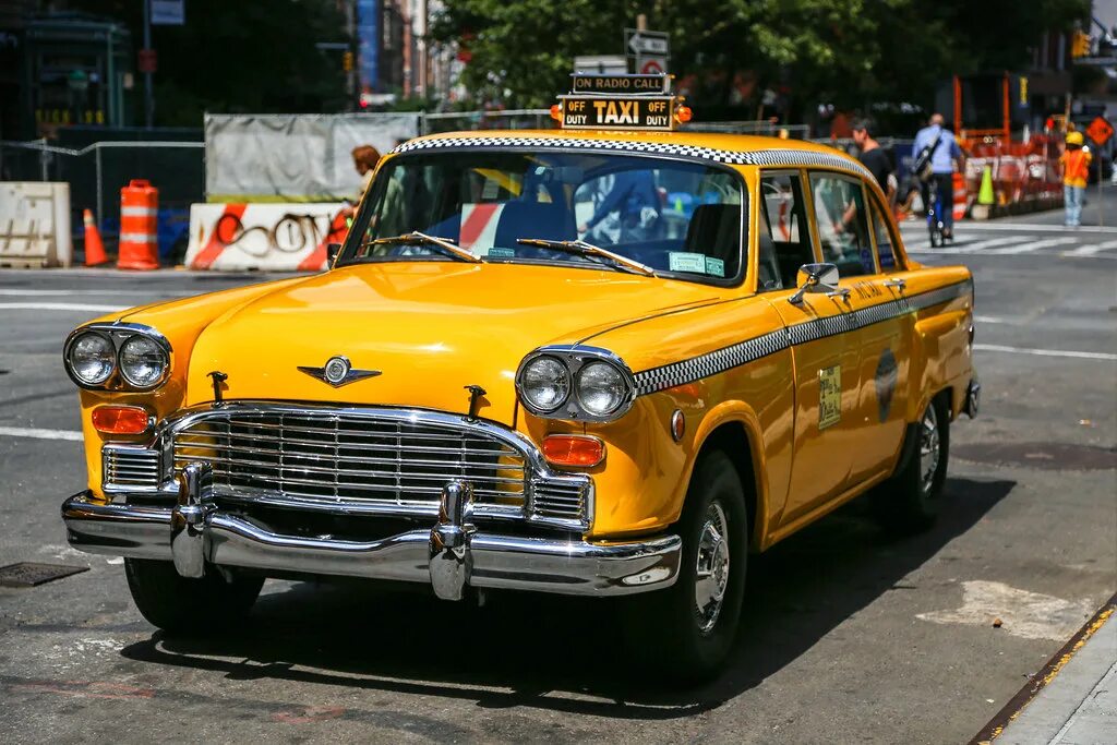 Checker Cab. Старые машины такси. Старое такси Нью Йорка. Ретро такси Нью Йорк.