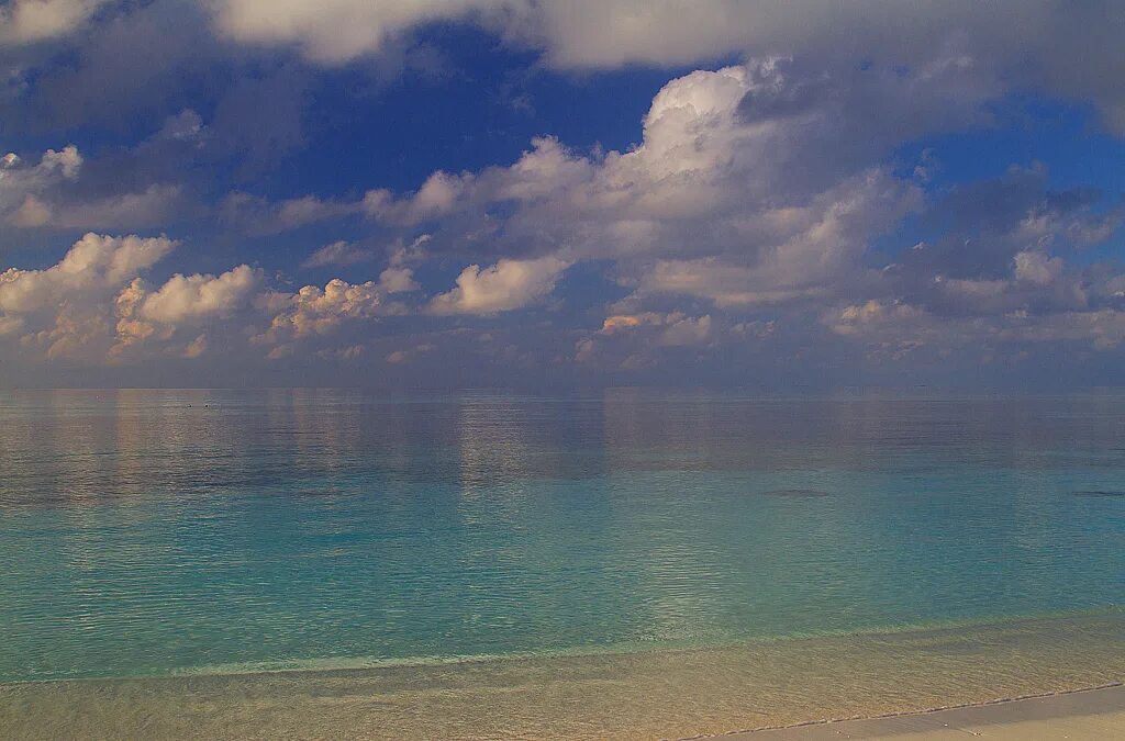 лазоревые облака.