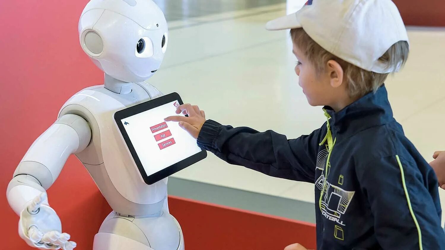 Примеры использования роботов. Обучающий робот. Роботы и робототехника. Робот с искусственным интеллектом в образовании. Роботы в будущем.