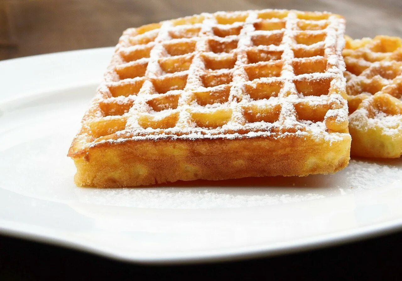 Вафли. Бельгийские миндальные вафли. B3 Belgium Waffle (бельгийские вафли), 50 гр. Торт из бельгийских вафель. Бельгийские вафли со сгущенкой.