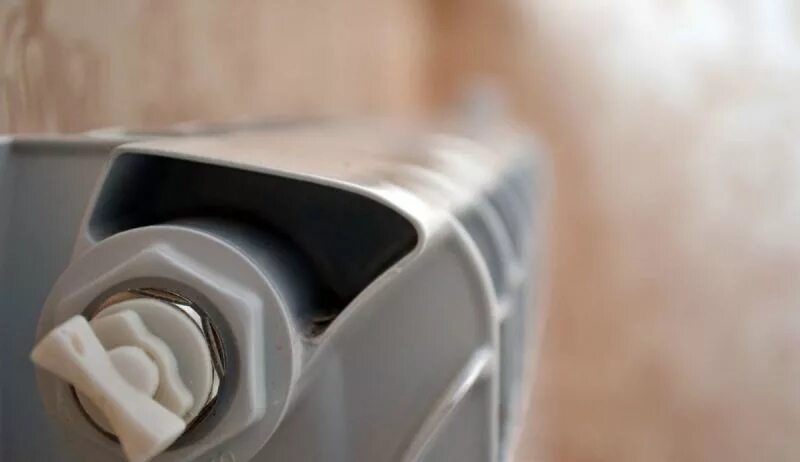 кран маевского для чугунных радиаторов. кран маевского стд70736. кран маевского лада калина. кран маевского на батарее отопления. удалитель воздуха из системы отопления.