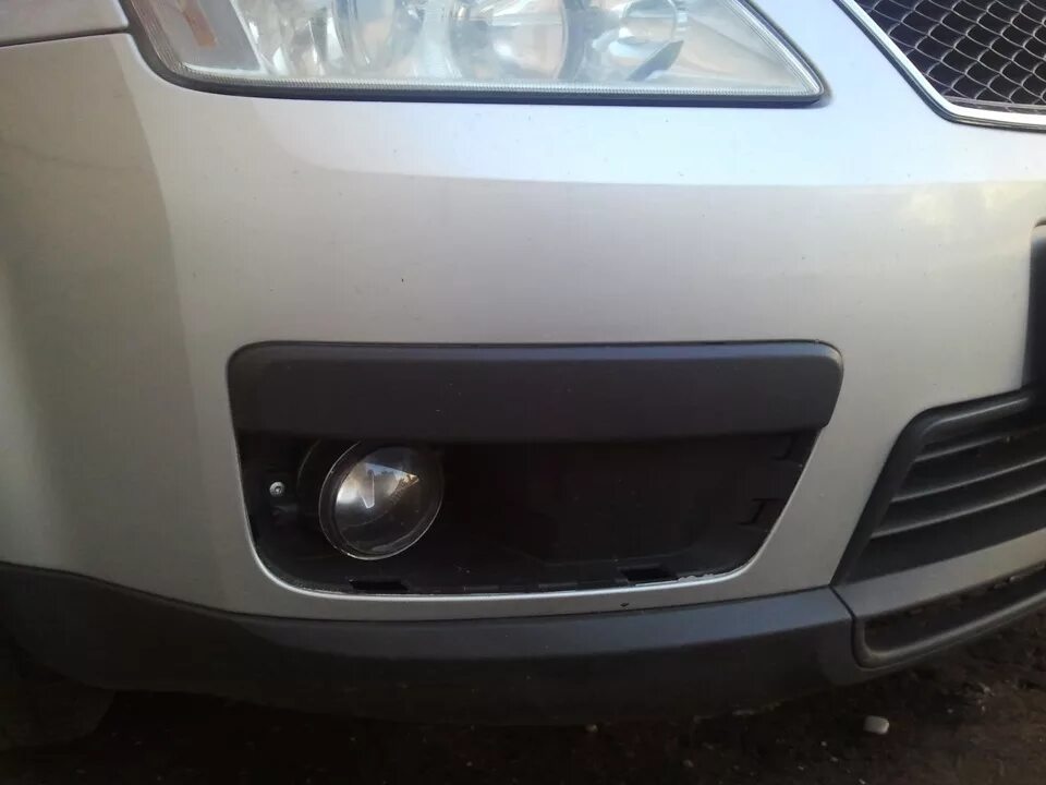 Противотуманки фф2. Птф форд фокус 2. ford c max 2005 птф. птф форд маверик 2005. туманки на фф2 дорестайл крепление.