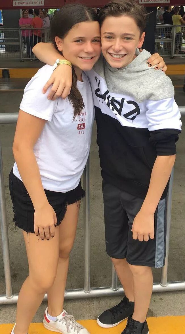 Noah schnapps. Noah schnapps. Ной шнапп 2022. Noah schnapp leaked. Noah schnapps.