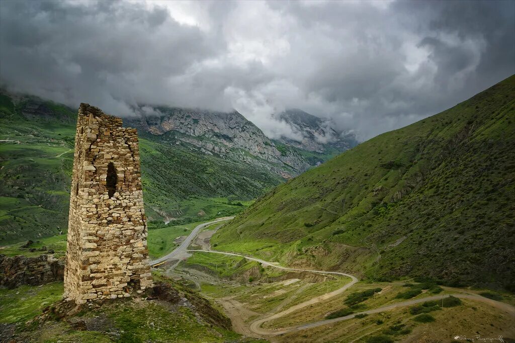 Осетия алания чеченской республике. Куртатинское ущелье — Алания Осетия. Башня Курта и тага в Куртатинском ущелье. Башня Курта Северная Осетия. Куртатинское ущелье ущелья Кавказа.