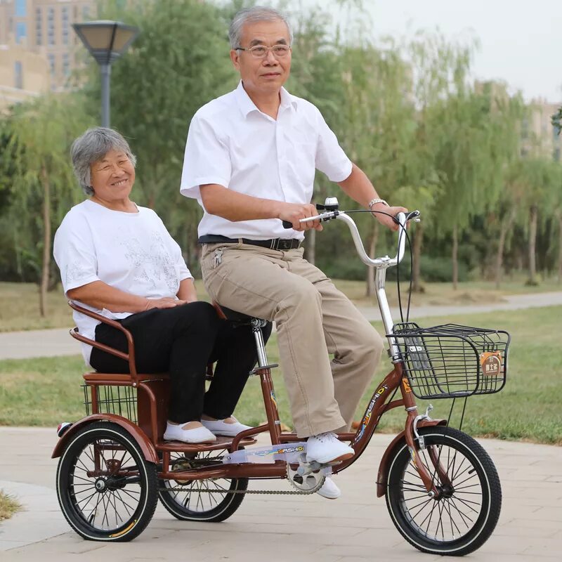 Купить электровелосипед для пожилых людей. Трехколесный электровелосипед для пожилых людей 250w. Велосипед для пенсионеров трехколесный. Трёхколёсный велосипед взрослый. Трёхколёсный велосипед для взрослых и пожилых.
