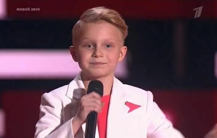 Мальчик поет далера. Чаки-чаки борони. Румынский мальчик поет. Мальчик пел 4. В садике мальчик поёт.