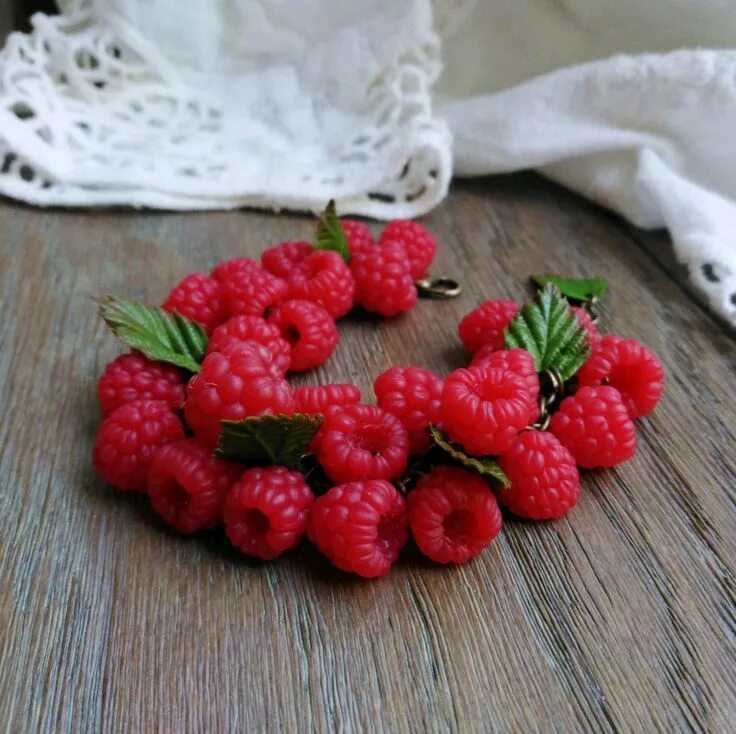 Полимерная глина. Малина из полимерной глины. Малина глина. Полимерная глина малина. Ягоды из полимерной глины.