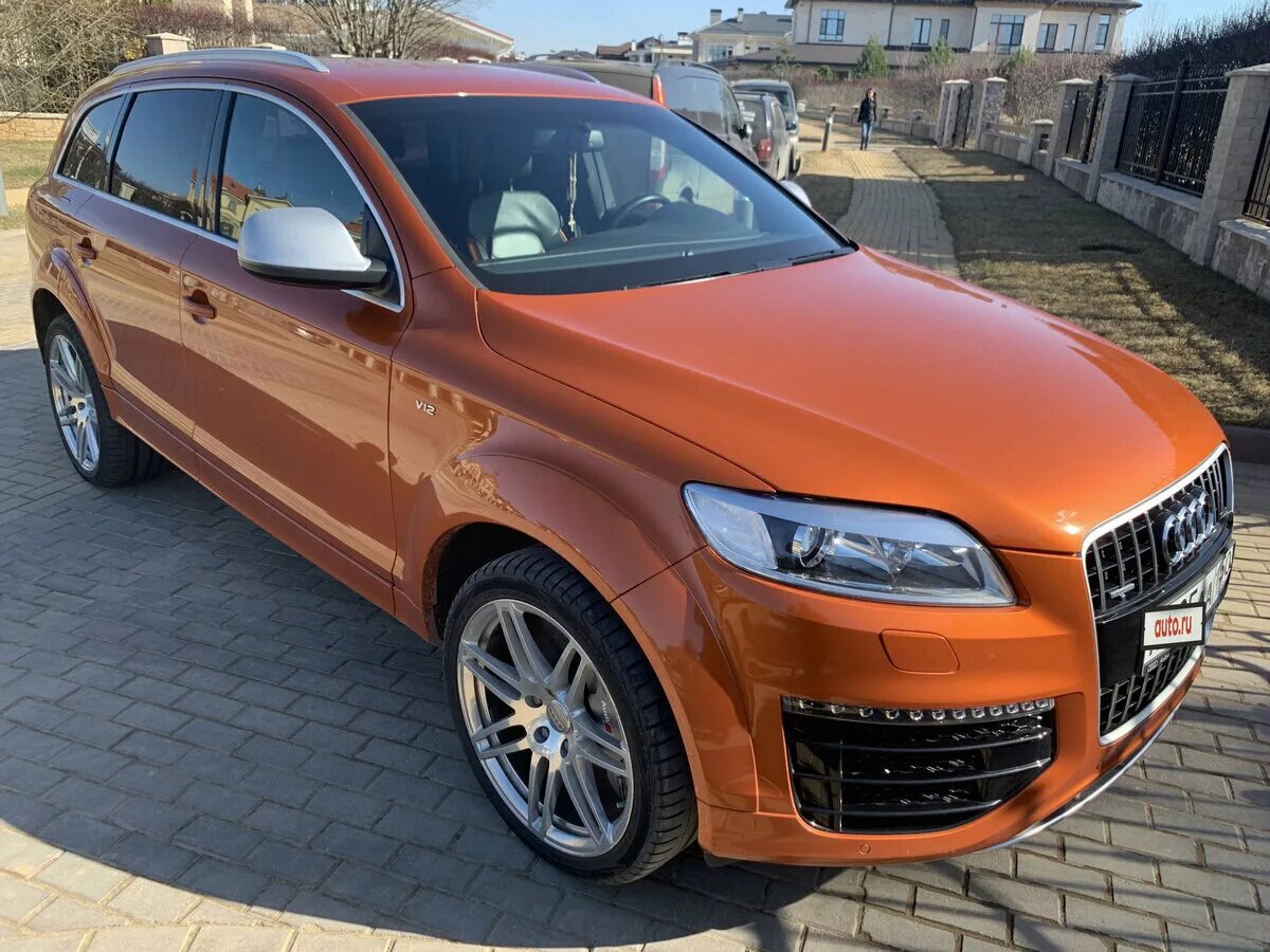 Купить ауди ку 7 в россии. Ауди q7 оранжевая. Audi q7 Red. Audi q5 оранжевый. Audi q7 i (4l).