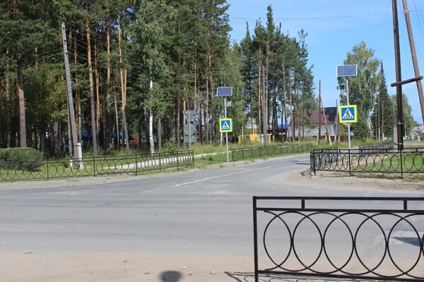 Аллея кирове тавда. Тавда свердловская область. Аллея кирова тавда. Тавда ул кирова. Новая детская площадка парк тавда свердловская область.