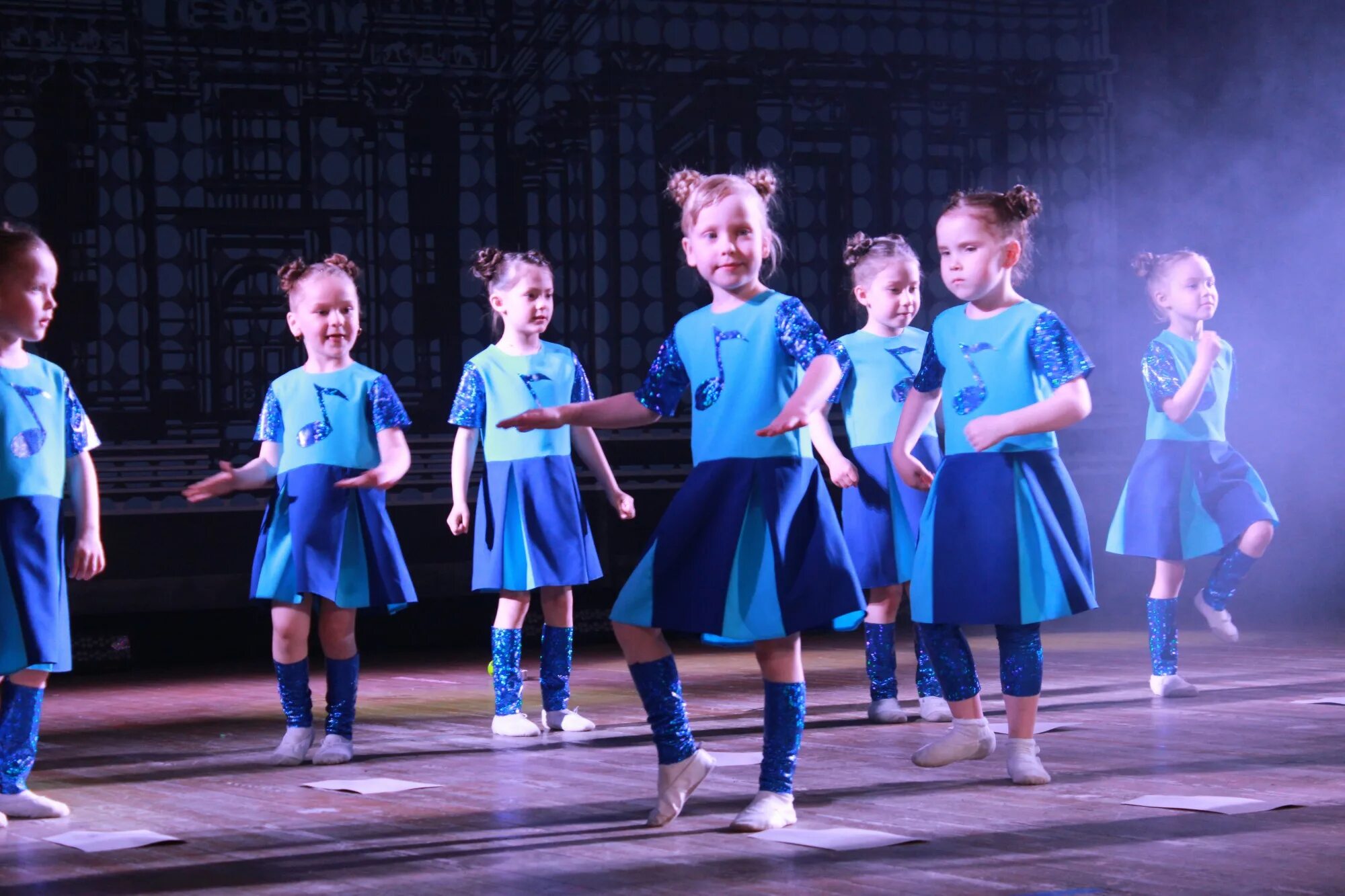 студия танца радуга. танцевальная радуга архангельск. студия танца радуга. радуга танца 2022 уссурийск. ансамбль радуга упорово.