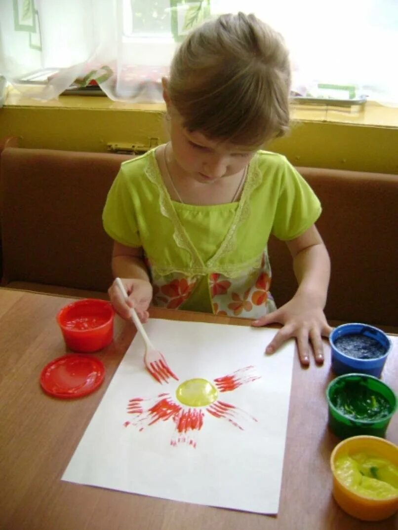 Занятие рисование ясли. Нетрадиционное рисование в младшей группе. Нетрадиционное рисование в саду. Рисование в детсаду. Нестандартное рисование в детском саду.