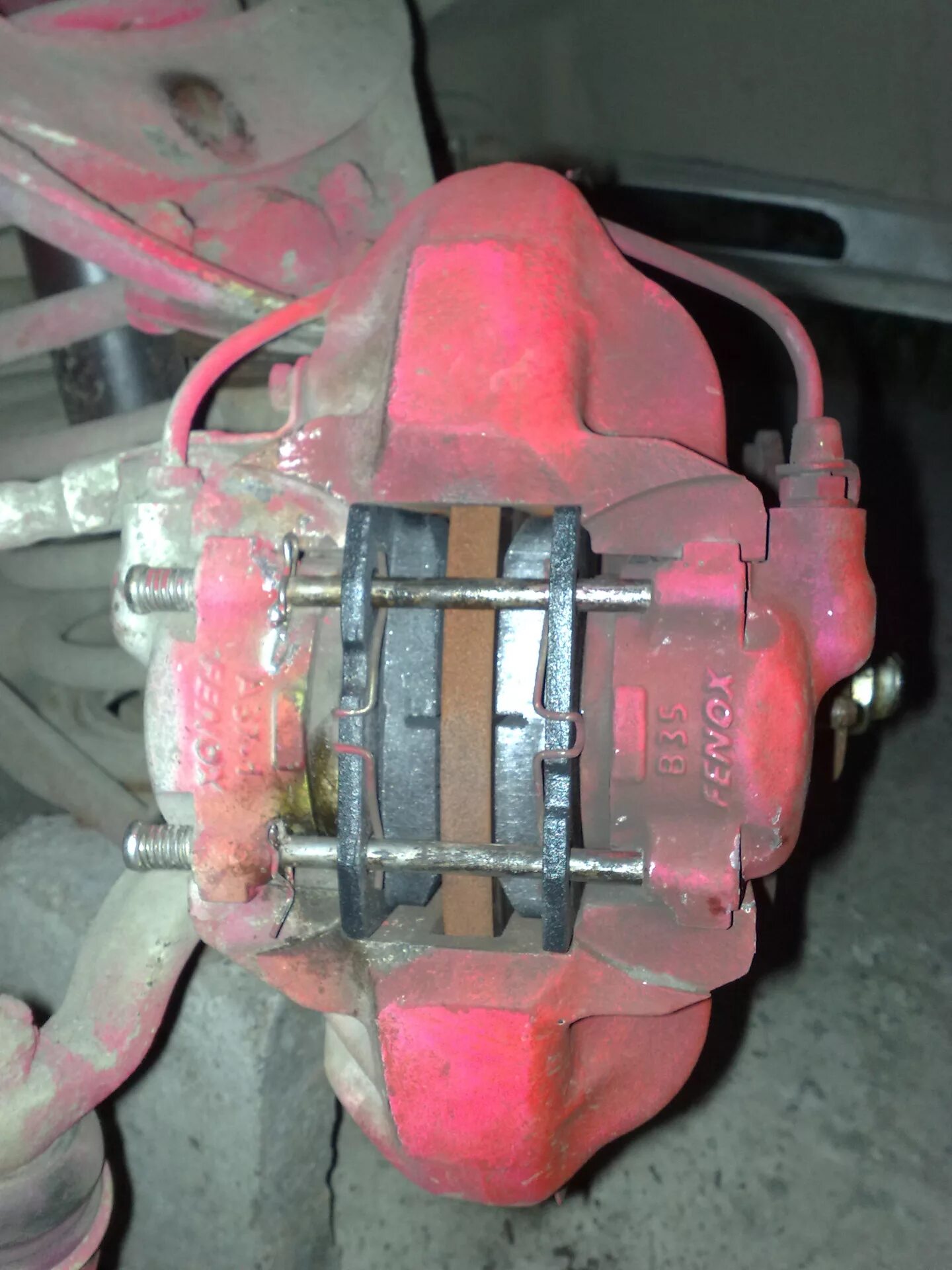 При нажатом тормозе вибрация. Биение при торможении причины. При нажатом тормозе вибрация. Тормоза. При нажатом тормозе вибрация.