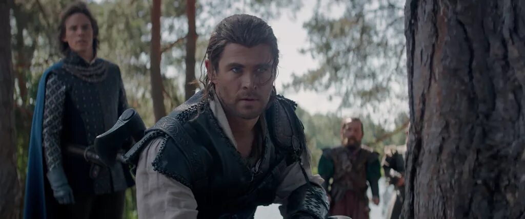 королева равенна белоснежка и охотник. птица и охотник 2. белоснежка и охотник стс. белоснежка и охотник 2 равенна и фрейя. белоснежка и охотник 2 равенна.