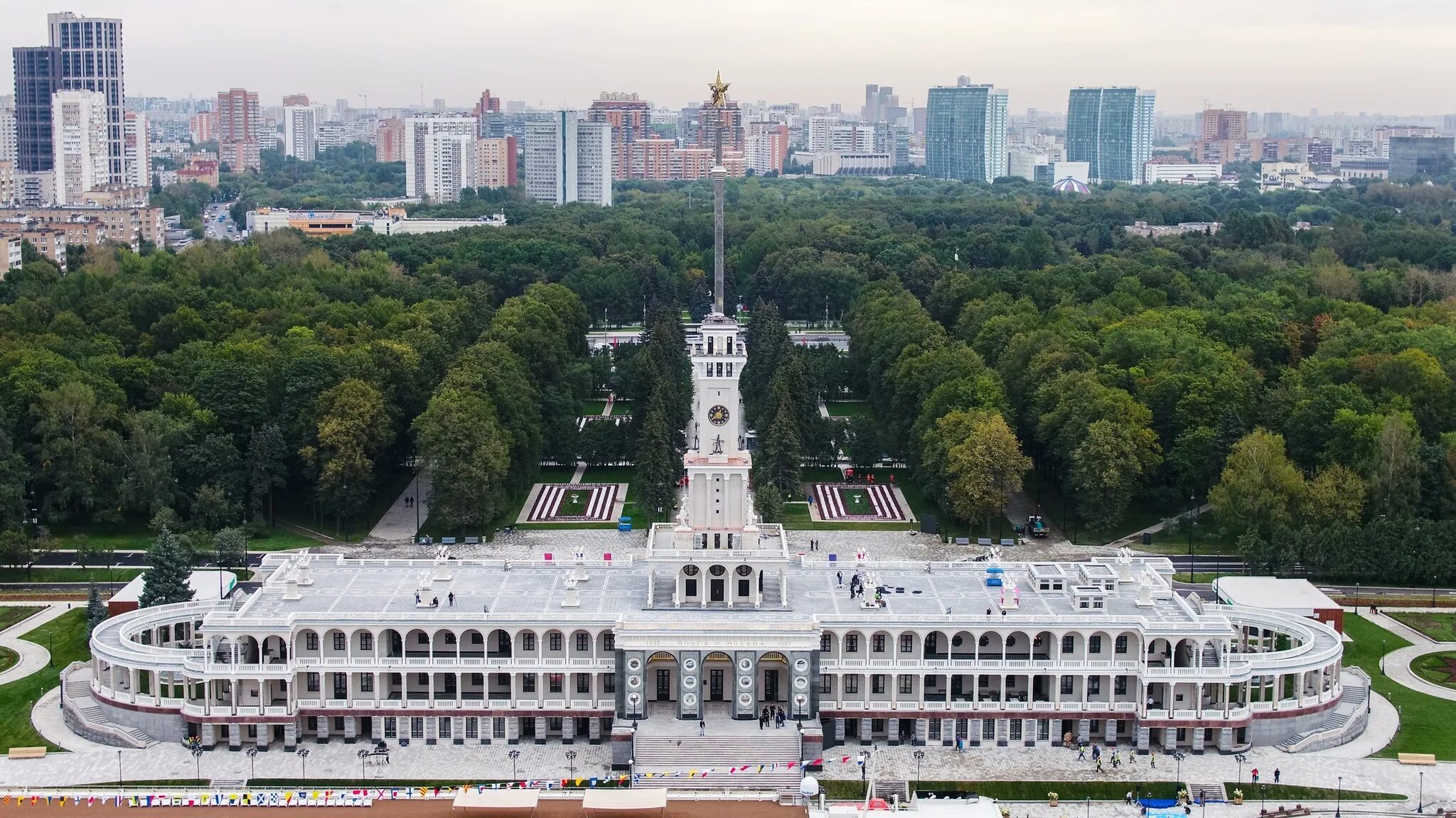 Какой речной вокзал. Северный Речной вокзал Москва. Северный Речной вокзал Москва 2021. Северный Речной вокзал 2020. Парк Северного речного вокзала Москва.