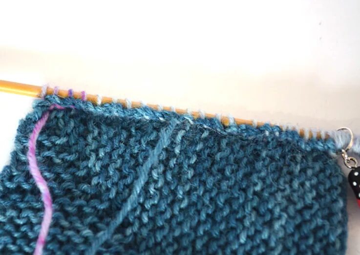 Соединительный шов крючком. Красивый край резинки. Сшивание вязаных деталей. Невидимый шов для сшивания вязаных изделий. Сшивание вязаных изделий спицами.