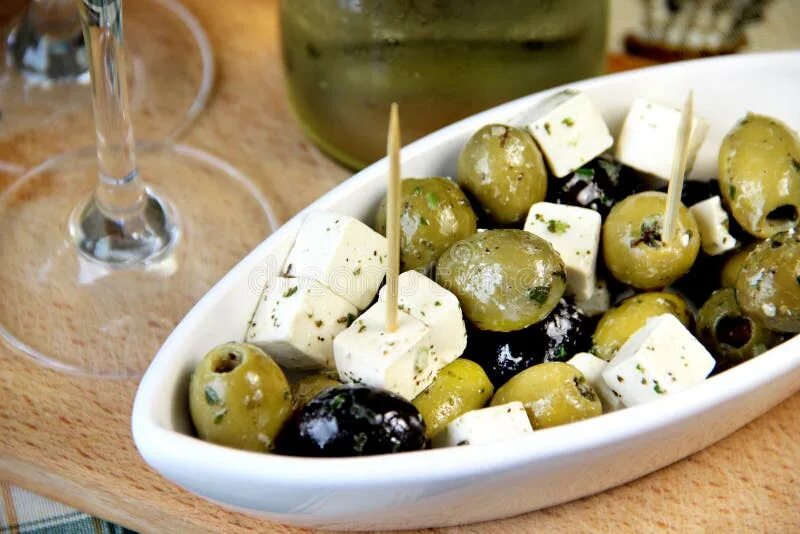 Маслины с сыром фото Zesty Stuffed Olives Recipe Olive recipes, Recipes appetizers and snacks, Kraft