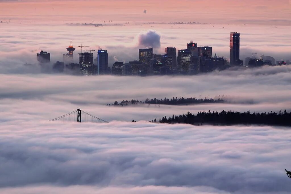 Туман в Ванкувере. Канада туман. Cloud City. Частично облачно город.