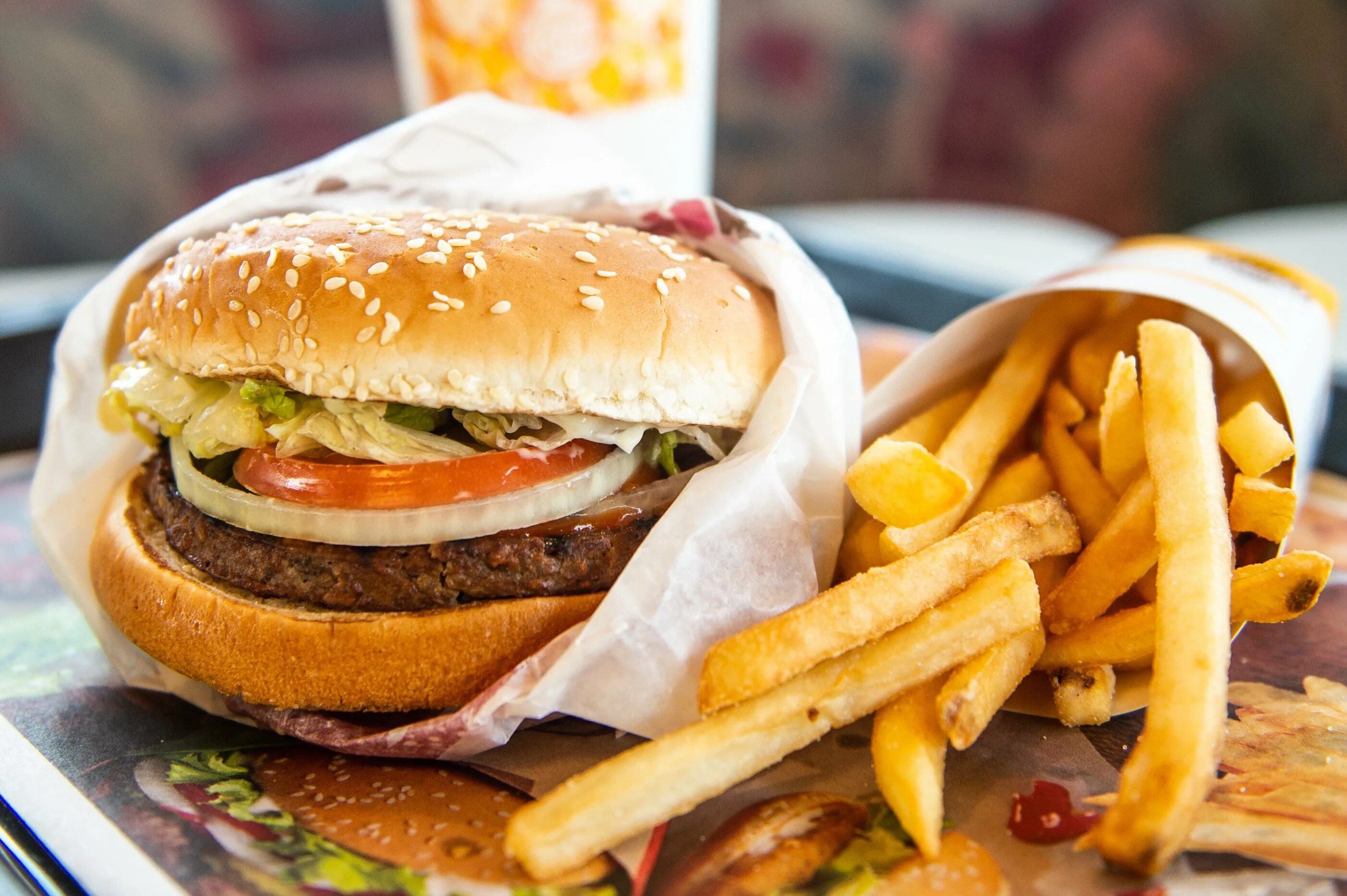 Бургер кинг бургер. Burger king food. Burger king food. Бургер кинг король бургеров. Бургер кинг и макдональдс шип.