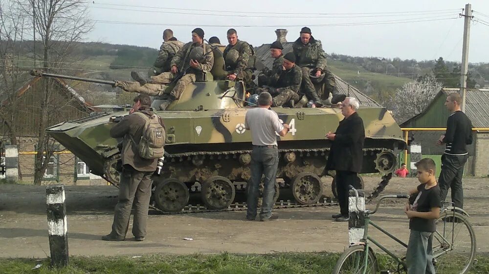 Краматорск боевые действия. Оборона краматорска 2014. ополченцы краматорска 2014 год. краматорск 2014г.