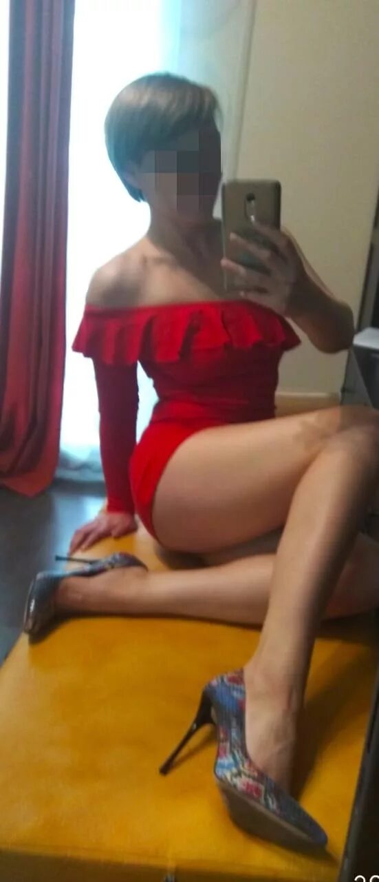 Массаж индивидуально петербург. Массажистка большая грудь. Массажистка анна. Женщина массажистка. Массажистка валерия.