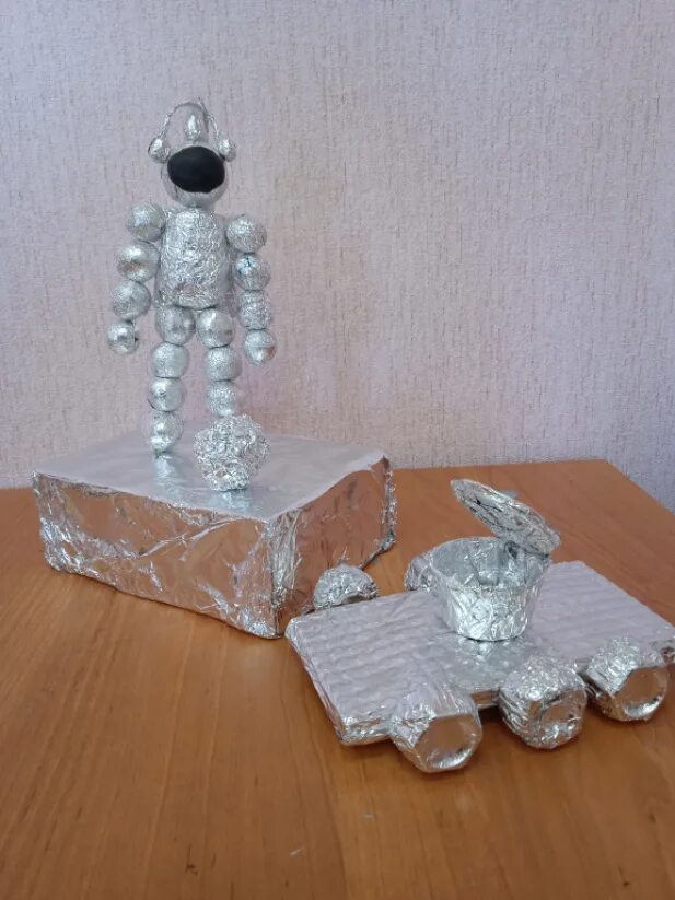 Как делать космонавта из фольги. Как делать космонавта из фольги