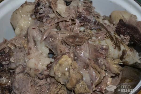 Рулет из мяса говяжьей головы. Рулет из телячьей головы. Говяжья голова что приготовить. Рулет из говяжьей головы. Куриный рулет этикетка.