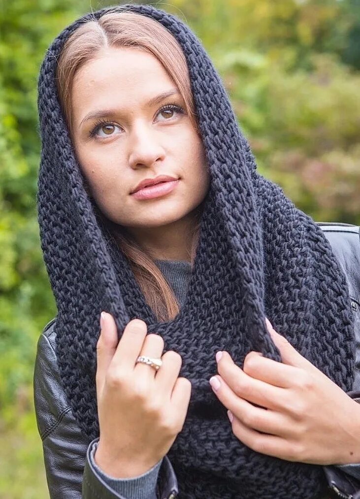 Снуд спицами для женщин. Вязаный снуд. Снут 2022. Снуд ars-7016с misнka. Снуд спицами.