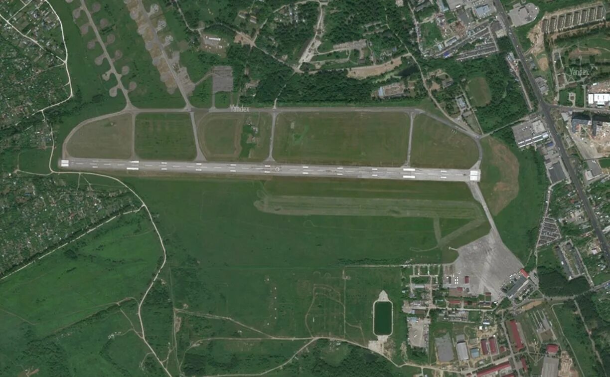 Аэродром тула. Аэропорт клоково тула. военный аэродром тула. аэродром клоково. аэропорт тула заречье.