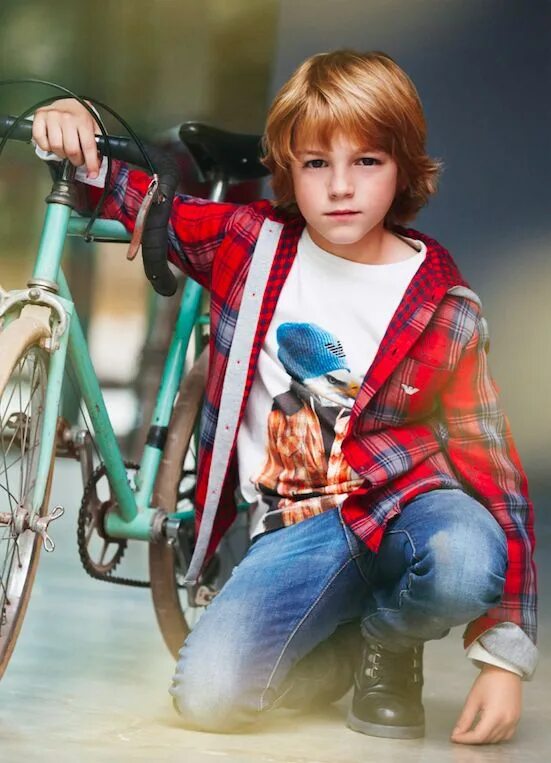 Мальчику плохо. Мальчик робби. Кид бойс. Kids boys child. Стильные дети мальчики.