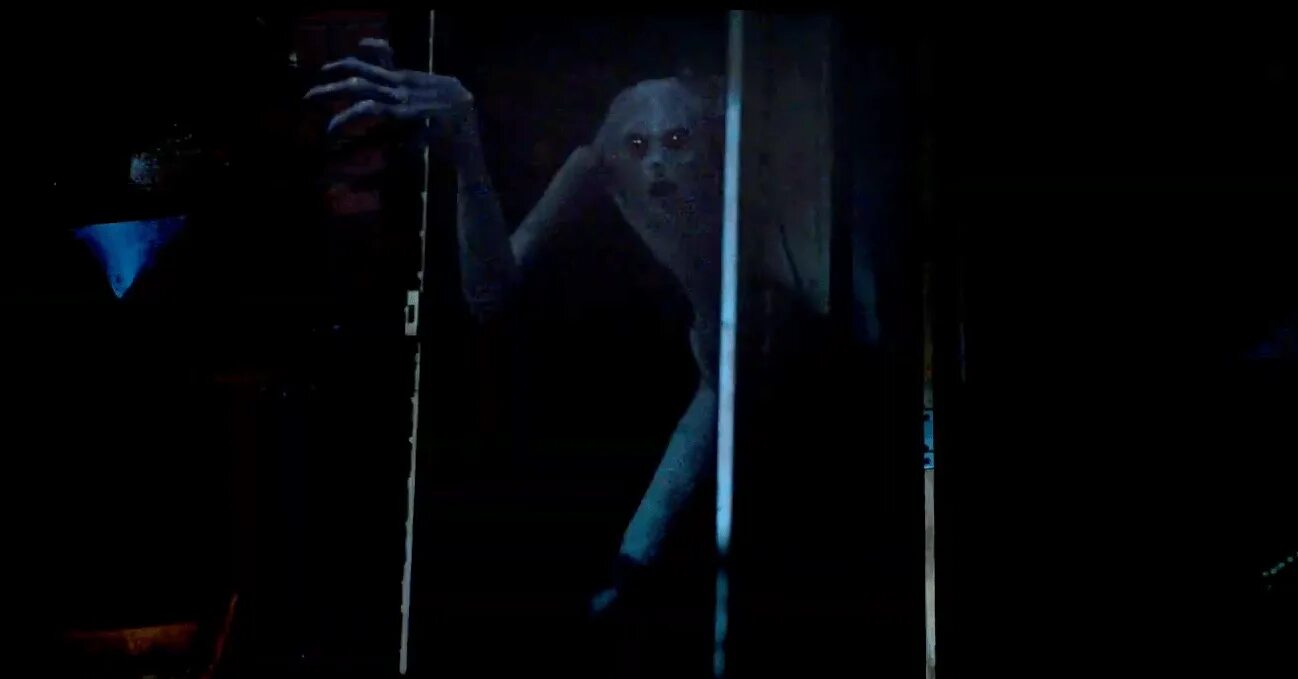 Лара крофт анджелина джоли. Вуди харрельсон ларри флинт. Валюта грузии. Лара крофт: расхитительница гробниц фильм 2001. Ларри джонсон.